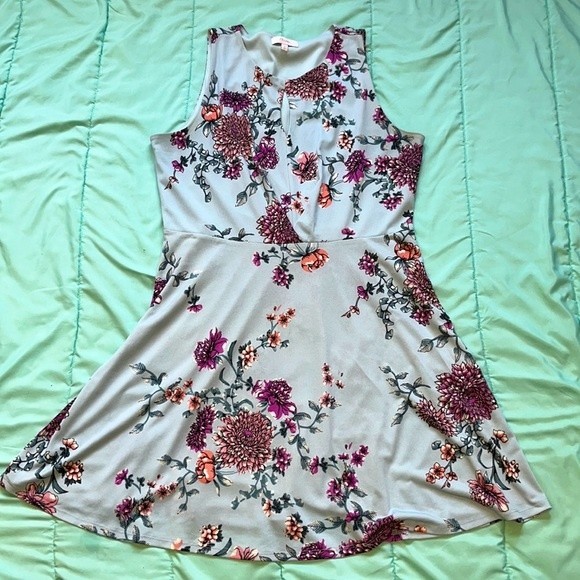 Candie's Dresses & Skirts - Candies Floral Peek-a-Boo Slit with Rounded Neckline Sleeveless Kneelength Dress